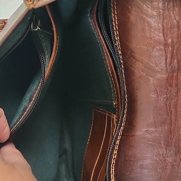 Firu Handmade brown leather crossbody saddlebag lots of pockets - Picture 13 of 14